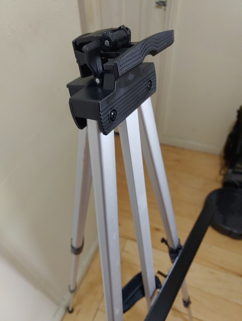 DALER ROWNEY PORTABLE FIELD EASEL STURDY ALUMINUM STRUCTURE ART CANVAS